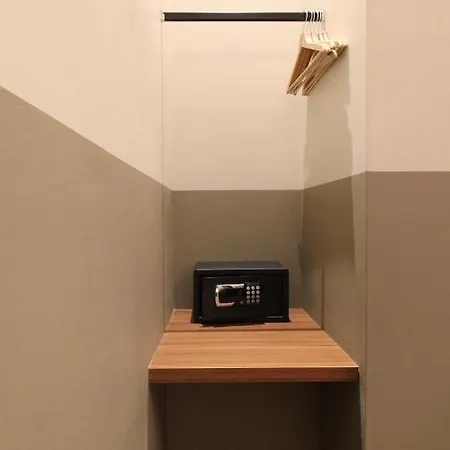Mihotel Sala Λυών