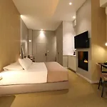Mihotel Sala * Lyon